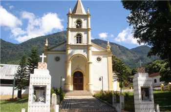 Igrejas católicas de Alfredo Chaves (Sede e interior)